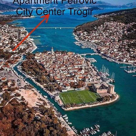 Apartman Petrovic City Center Trogir Exterior foto