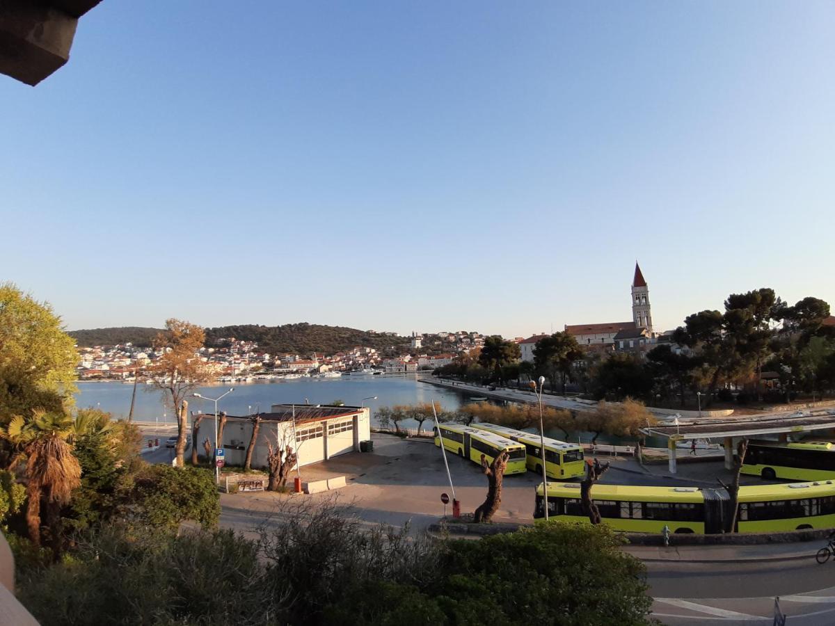Apartman Petrovic City Center Trogir Exterior foto