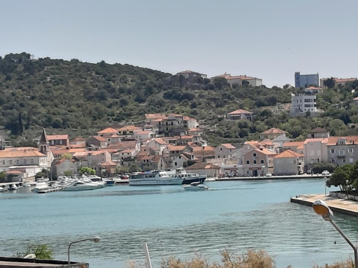 Apartman Petrovic City Center Trogir Exterior foto
